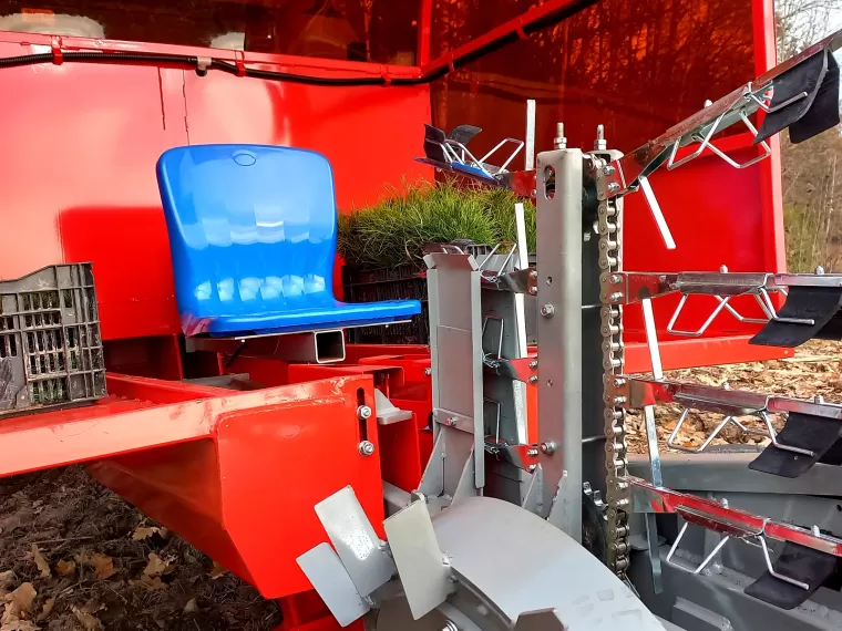 ЛЕСОПОСАДОЧНАЯ МАШИНА ZKT-UNIFOX 3 купить в России