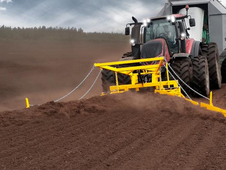 V-ОБРАЗНЫЙ ВАЛКОВАТЕЛЬ ФРЕЗЕРНОГО ТОРФА ZKT-MERIPEAT MPR-V6