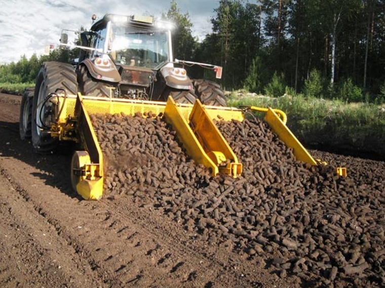 ВАЛКОВАТЕЛЬ КУСКОВОГО ТОРФА ZKT-MERIPEAT KA-4.0 T