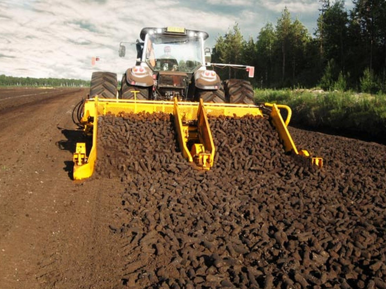 ВАЛКОВАТЕЛЬ КУСКОВОГО ТОРФА ZKT-MERIPEAT KA-4.0 T